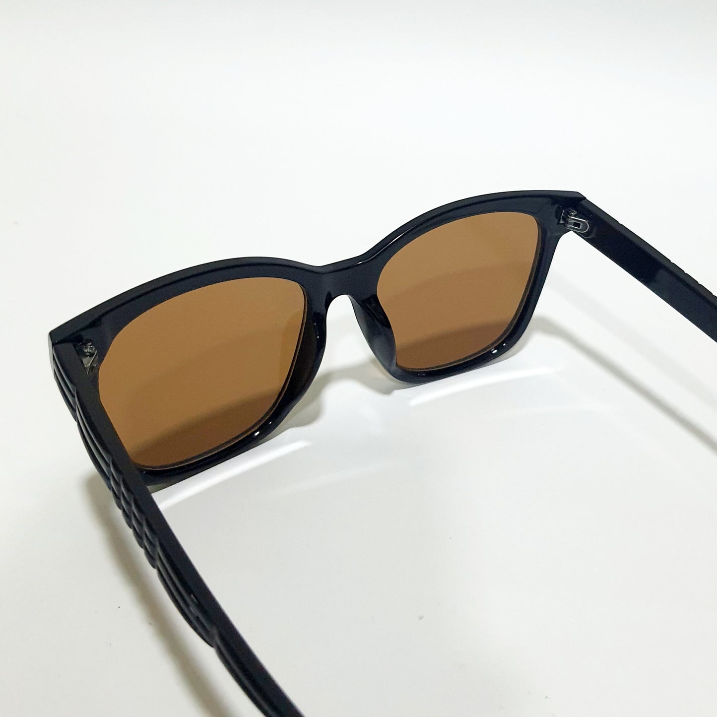 12. UV400 PROTECTION